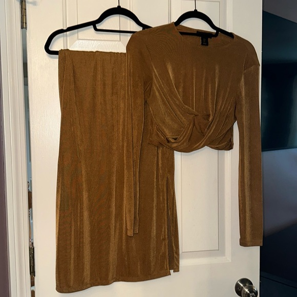 House of Harlow 1960 Dresses & Skirts - House of Harlow gold set